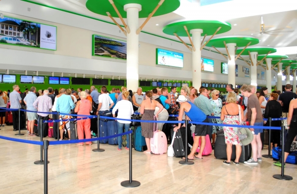 Ministro de Turismo rechaza que haya cancelaciones masivas en reservaciones de turistas
