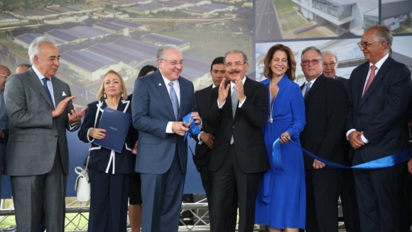 Presidente Danilo Medina inauguró sexta etapa del parque de zona franca en Santiago