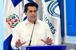 Collado se reúne con dirigentes turísticos del sur y promete atender su agenda regional