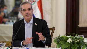 Presidente Abinader se enfoca en reactivar turismo: llama a hoteles a reabrir en octubre