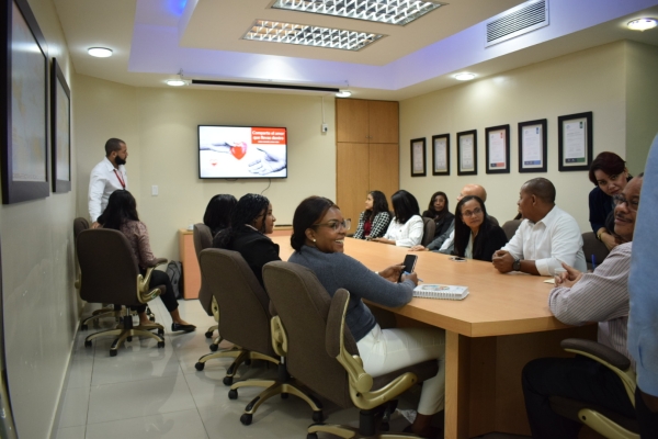 El Hemocentro Realiza Charla Informativa en CORPHOTELS sobre la Importancia de Donar Sangre en República Dominicana
